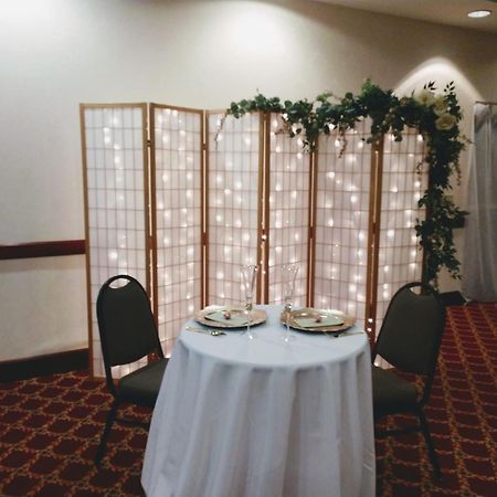 Quality Inn & Suites Bellville - Mansfield Bagian luar foto