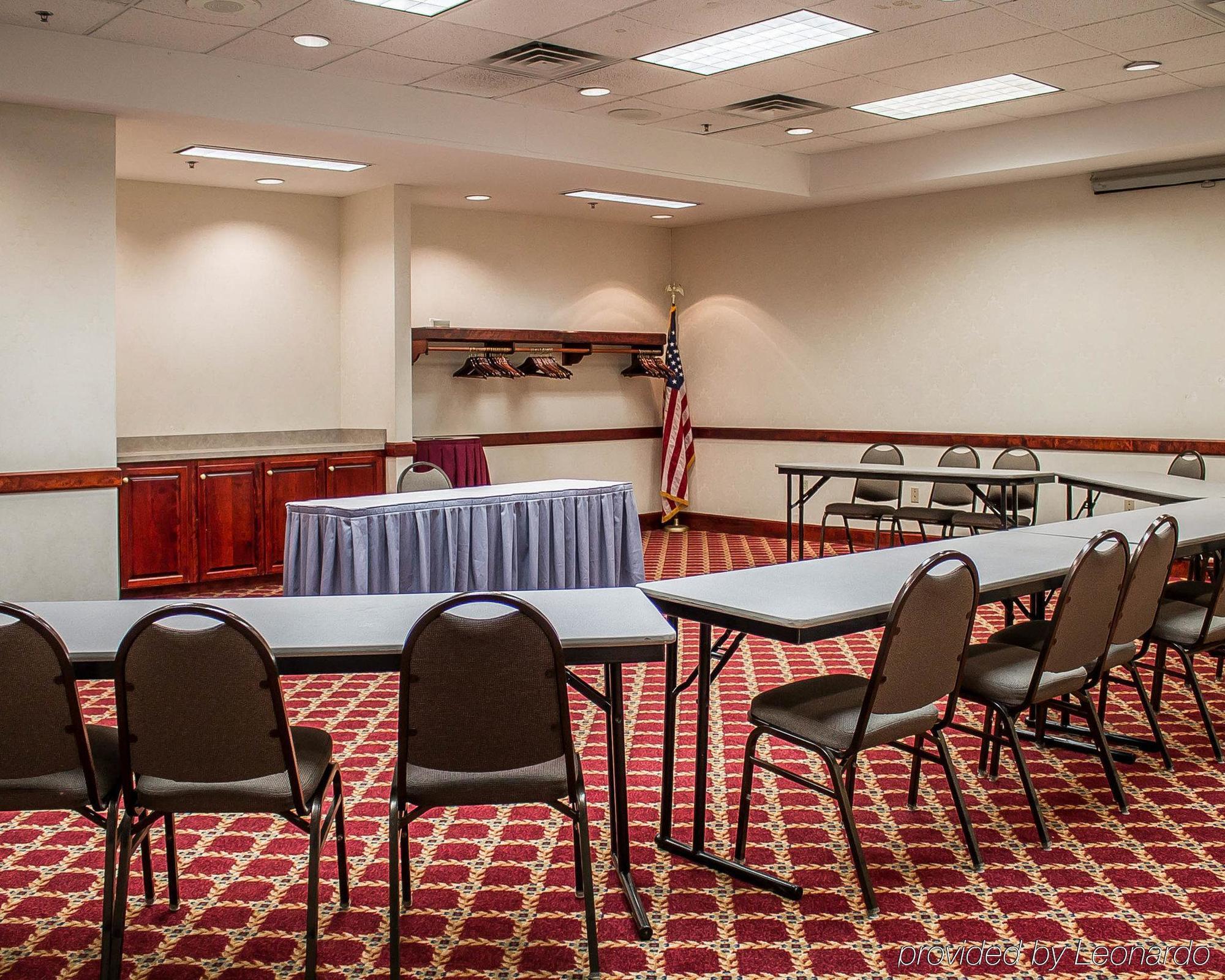 Quality Inn & Suites Bellville - Mansfield Bagian luar foto